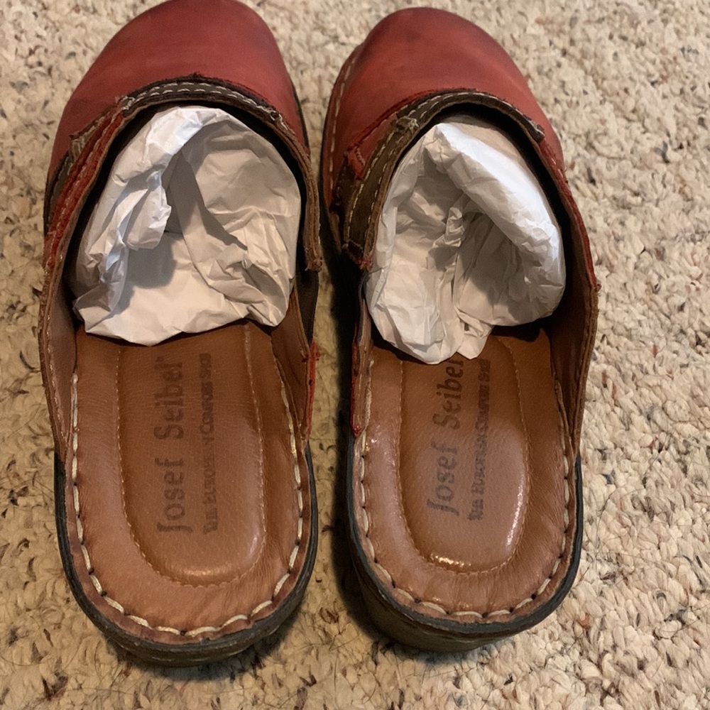Leather Clogs - Picture 2 of 6